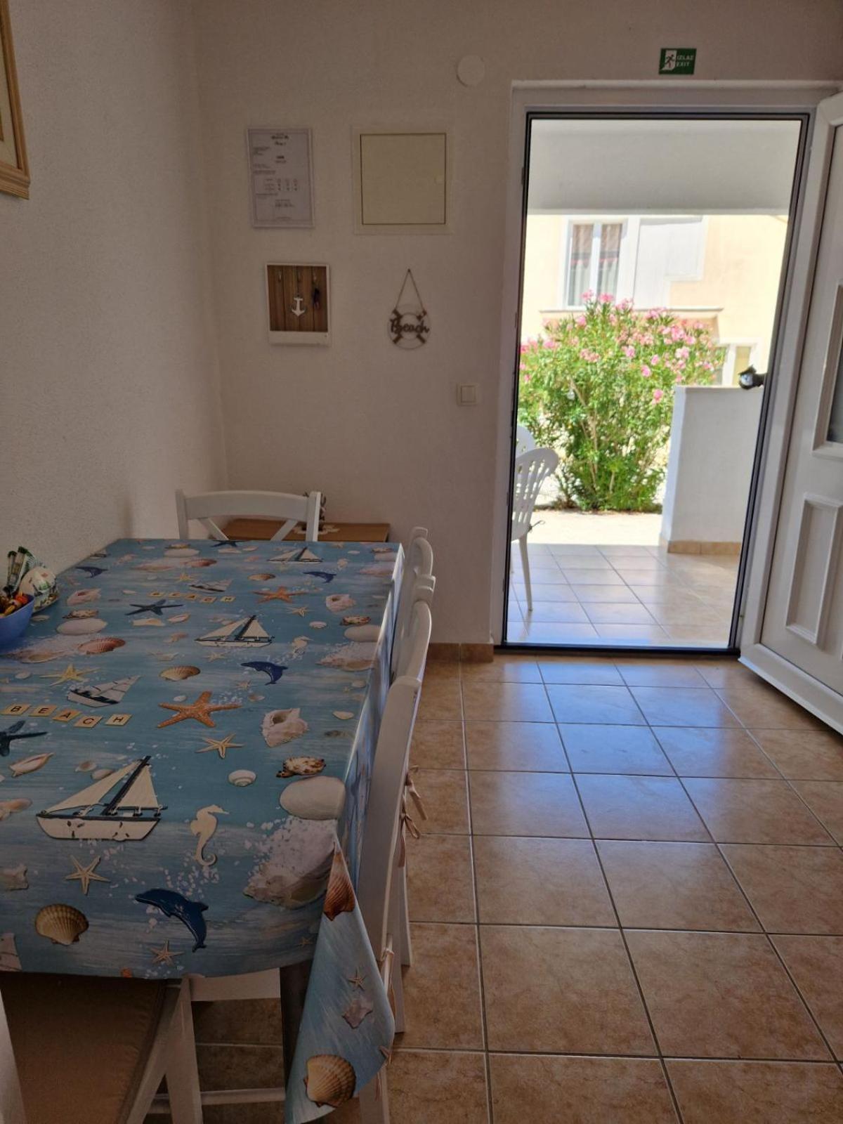 Apartmani Meri Ražanj Exterior foto